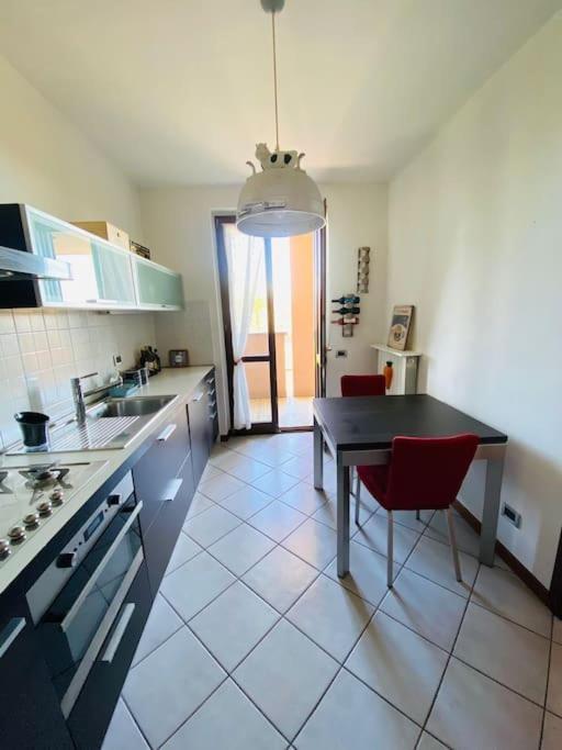 Appartamento Intero Bilocale Con Terrazzo Vicino A Milano Mairano Esterno foto