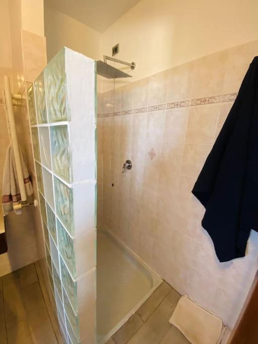 Appartamento Intero Bilocale Con Terrazzo Vicino A Milano Mairano Esterno foto